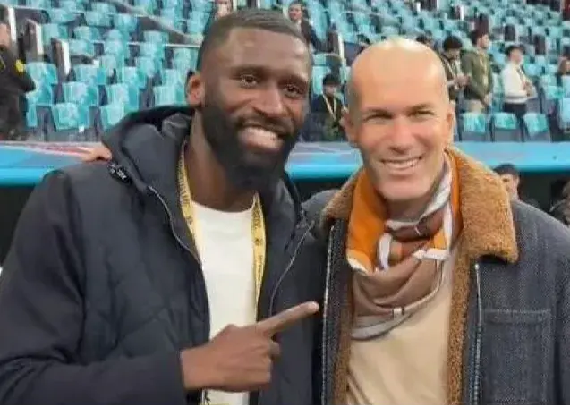 برخورد گرم رودیگر و زیدان در برنابئو (عکس)