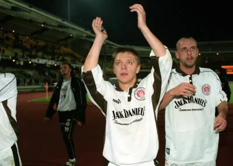 مرگ ستاره سابق فوتبال در بازی پیشکسوتان