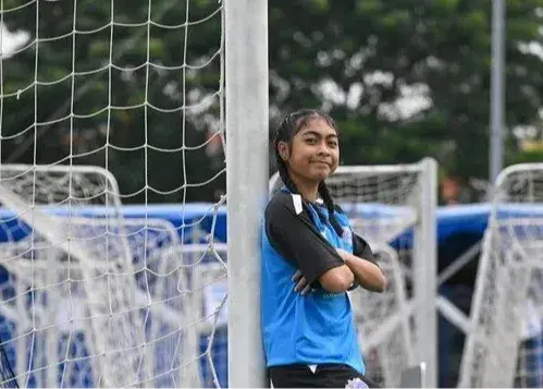 دختر 15 ساله در لیگ قهرمانان بیهوش شد!