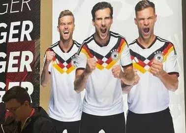 تبلیغات فدراسیون فوتبال آلمان با بازیکنان حذفشده!