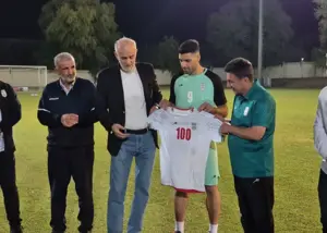 پیراهن شماره 100 تیم ملی بر تن طارمی