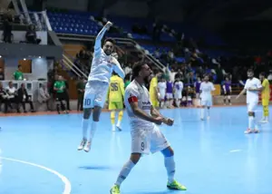 13 پیروزی متوالی: آواز قهرمانی گیتی پسند!