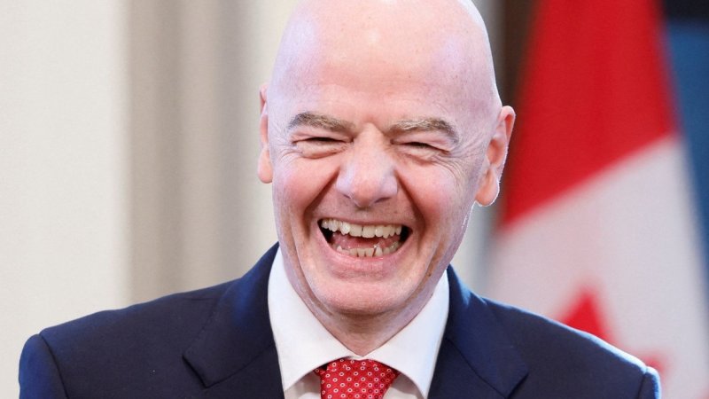 اگر فیفا نبود نصف دنیا نمیدانست فوتبال یعنی چه!