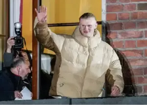 استقبال تاریخی از نروژ در سرمای زیر صفر (عکس)