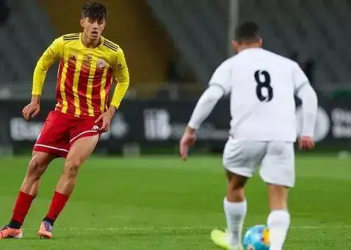 فلیک ستاره فراموششده بارسا را زیر نظر گرفت