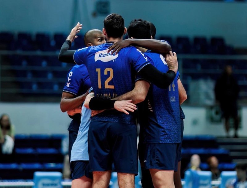 میناس با پاسور ایرانی موقتا از بحران خارج شد