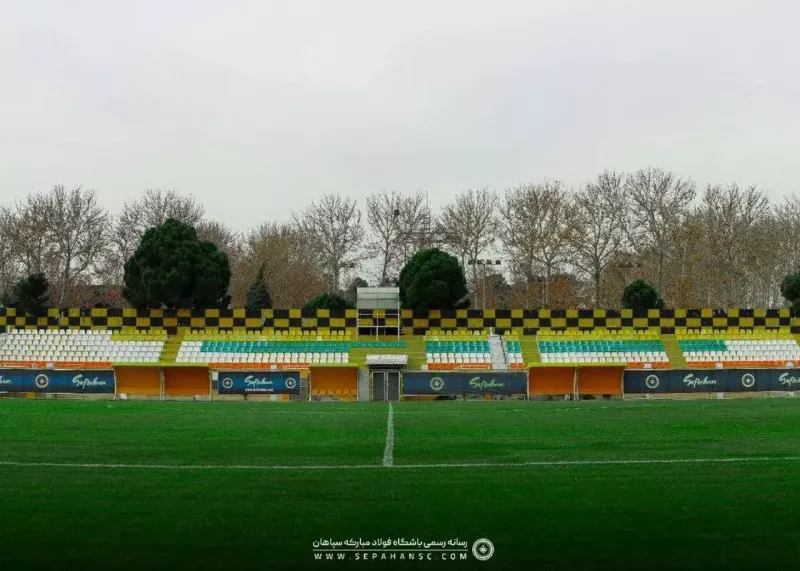 خرابی چمنهای ورزشی، از باغ فردوس تا یادگار