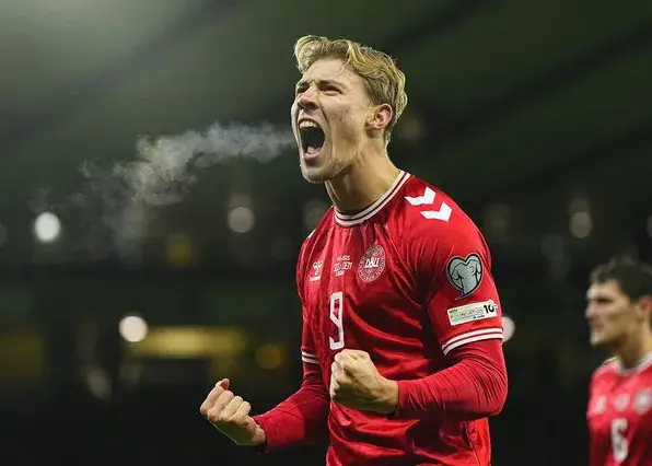 یک پنالتی، قیچی برگردان زیبای اسکات را پرپر کرد!