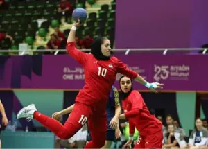 امید دختران هندبال ایران به کسب مدال برنز