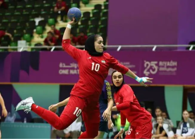امید دختران هندبال ایران به کسب مدال برنز