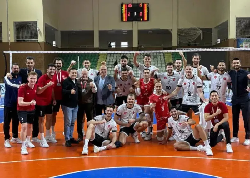 بردیا سعادت در ترکیه: شماره ۱۱ به یاد صابر 