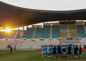 استقلالیها چمن ناهموار تختی را تاچ کردند(عکس)