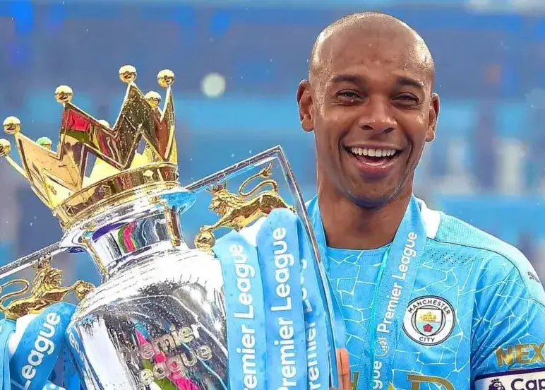 رسمی: خداحافظی اسطوره منچسترسیتی