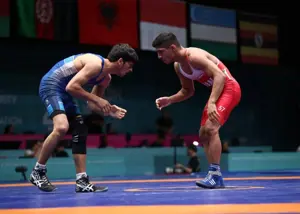 ركورد كشتی خراب نشد، مومنی به برنز رسید