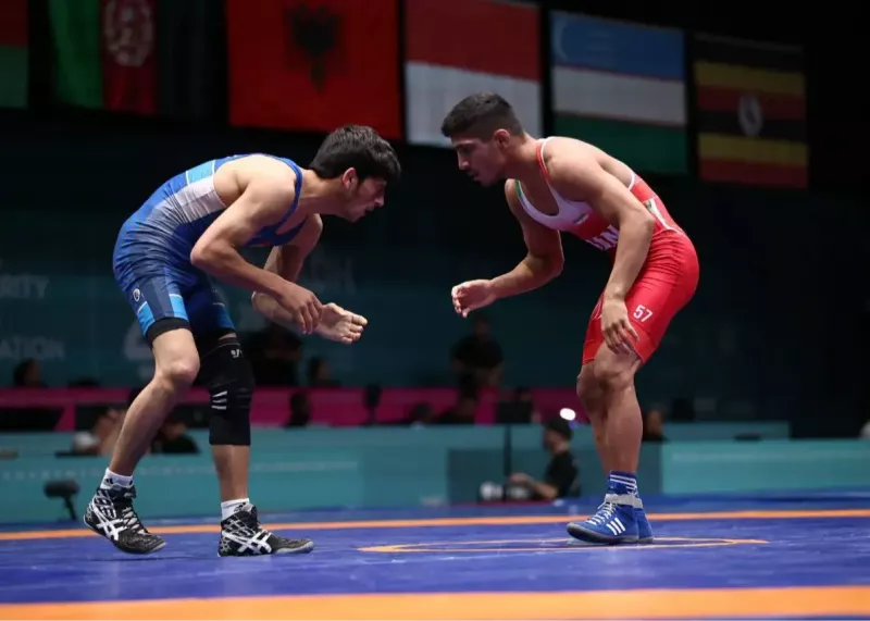 ركورد كشتی خراب نشد، مومنی به برنز رسید