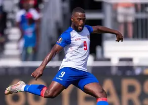 نازون سفیر آشتی ملی تاهیتی!