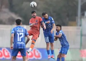 گزارش زنده: استقلال 0 - پادیاب 1