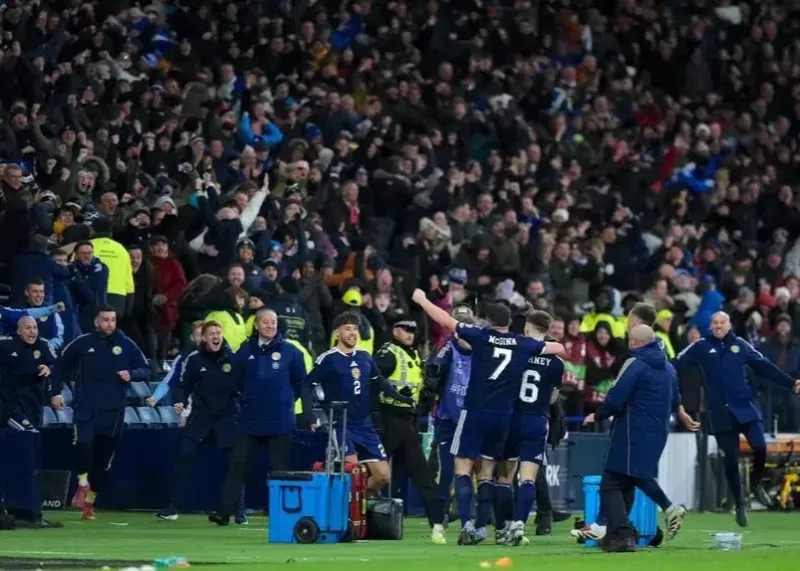 زمین پس از صعود اسکاتلند لرزید!