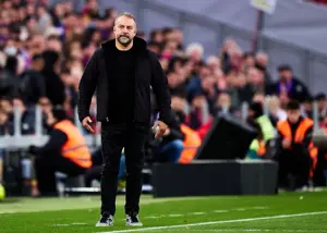 فلیک: روی نیمکت‌های نوکمپ ننشستم!