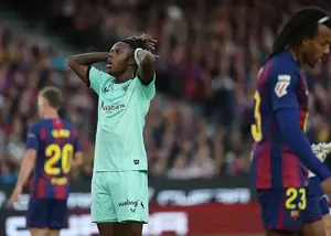 فحش و سوت در نوکمپ: نیکو هدف گرفته شد