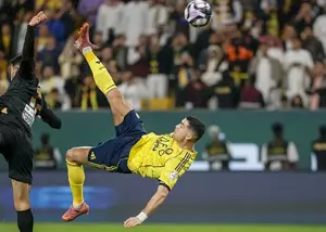 رونالدو زمان را شکست داد: تکرار قیچی تورین