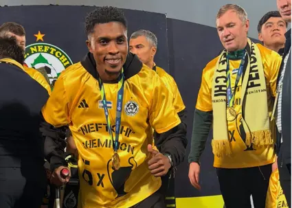 مهاجم خارجی استقلال با قهرمانی به تهران برمی‌گردد