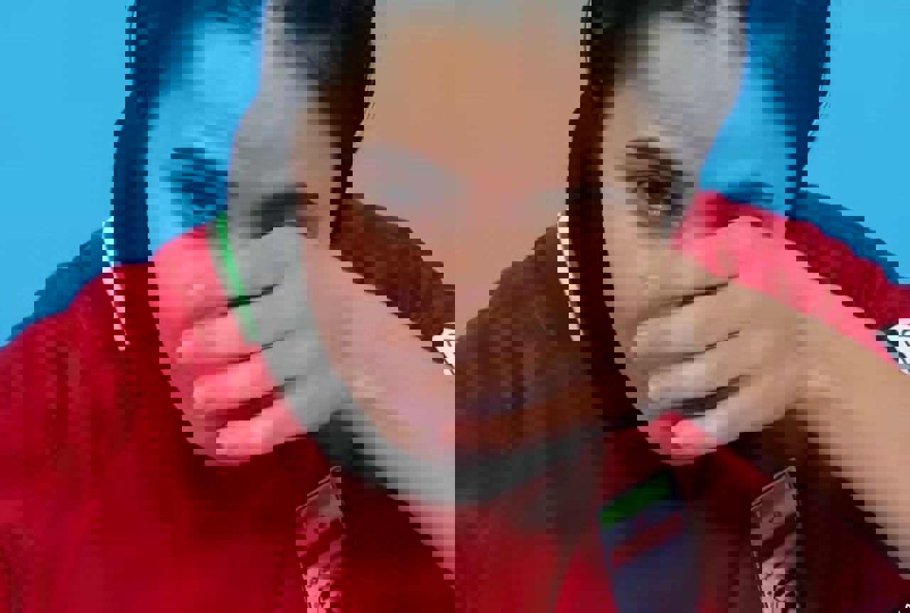 عکس | اشک‌های تلخ دختر ایرانی پس از شکست مقابل برزیل 3