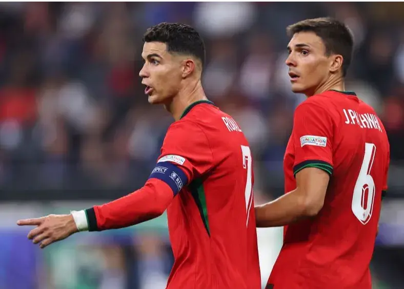 کاراگر برای دیده شدن از رونالدو انتقاد می‌کند!