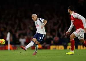 گل شگفت‌انگیز ریچارلیسون: امارات شوکه شد! (عکس)