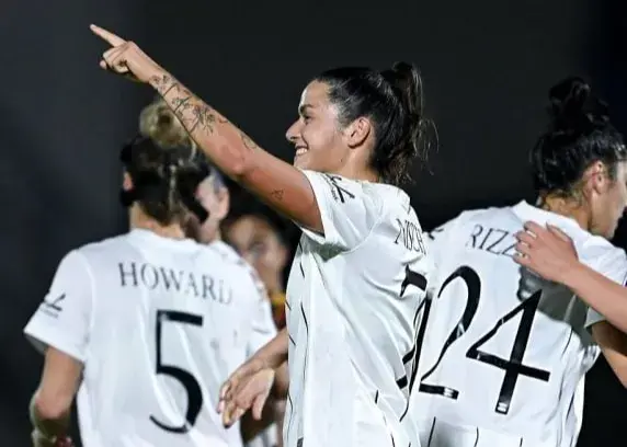 خانم گل سری آ: حسابداری که ناگهان فوتبالیست شد