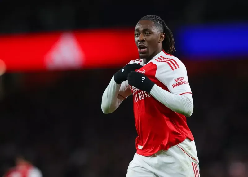 عدرخواهی اسطوره لیورپول از ازه در پخش زنده