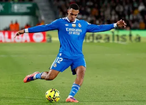 به آرنولد در رئال مشکوک شده‌اند