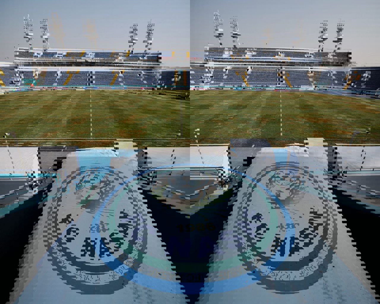 عکس | چمن این ورزشگاه از تختی هم بدتر است! 2