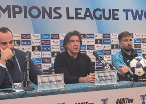 سقوط بنر محل کنفرانس روی سر ساپینتو!