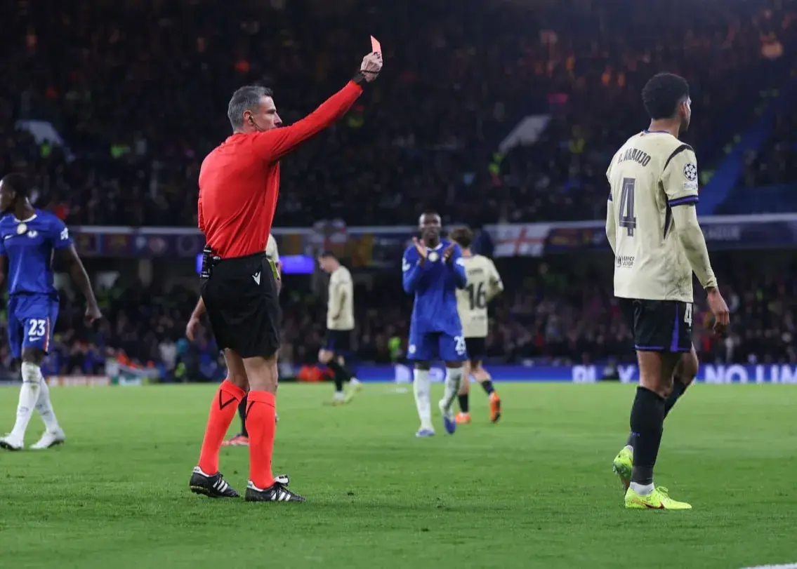 کارشناسان اسپانیایی/ بهانه‌ای وجود ندارد: بارسا درست 10 نفره شد