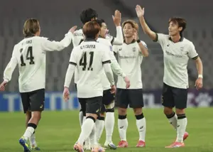 تاجگذاری حیثیتی قهرمان ژاپن در چین