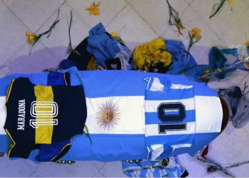 راز بزرگ مارادونا: دلیل دفن شدن او بدون قلب