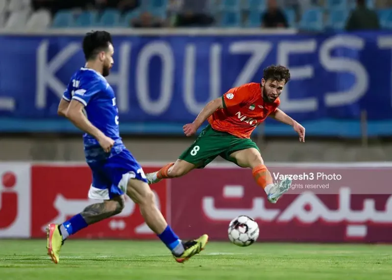 هموطن آسانی پنجره مسی‌ها را بست!