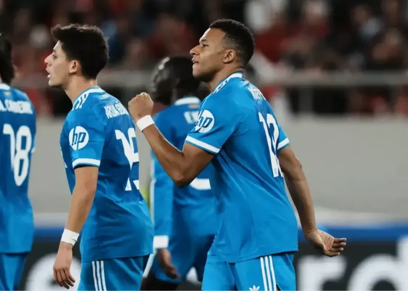 مهمانی امباپه در یونان: هت‌تریک در هفت دقیقه!