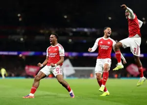 درگیری بزرگ بین هواداران بایرن و پلیس لندن