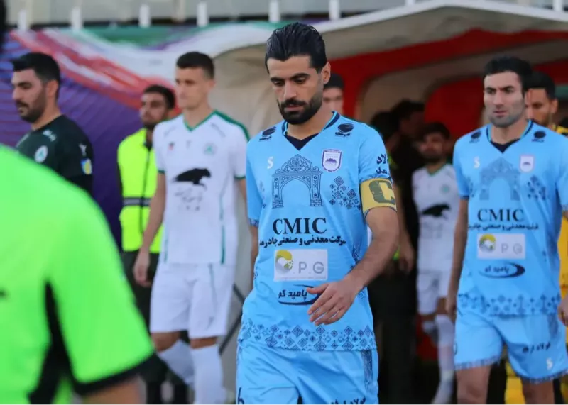 با بازگشت به زادگاه: کاپیتان صدرنشین برابر تراکتور