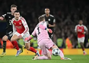 تمسخر گسترده نویر: دیگر بس کن، پیرمرد!