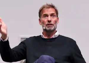 لیورپول کلوپ را روی شانه‌هایش حمل می‌کند!