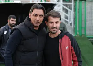 نیمه اول: تساوی ذوب‌آهن و خیبر در دوئل مصدوم‌ها