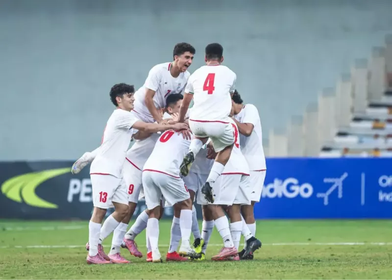 کامبک نوجوانان در نبرد برابر فلسطین پرستاره
