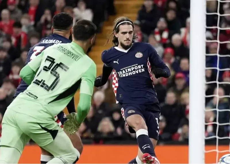 پدیده اسپانیایی در آنفیلد دکترا گرفت!