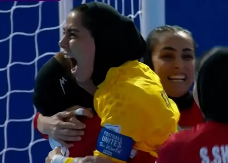 ایران 1 - ایتالیا 0: لحظات نفسگیر تا صعود