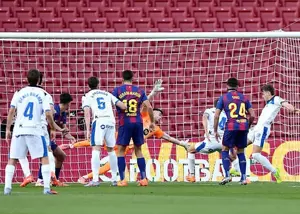 بارسا در نوکمپ اول گل خورد: به نام خدا، گل!