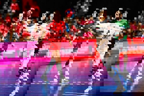 تیم هندبال بانوان ایران برابر مجارستان شکست خورد