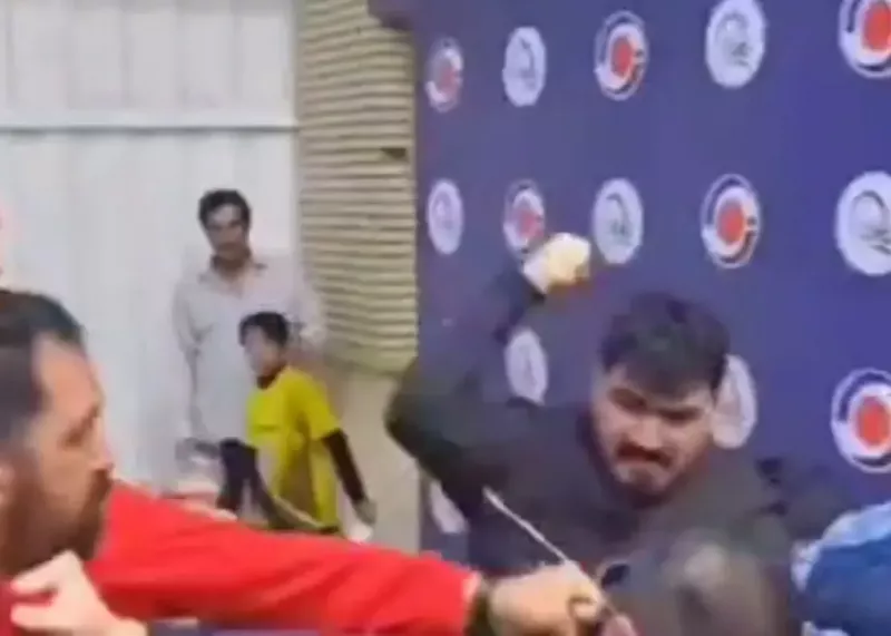 زد و خورد شدید و زشت در بازی بزرگ هفته!